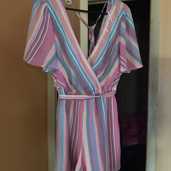 Francesca’s Romper - Picture 1 of 5